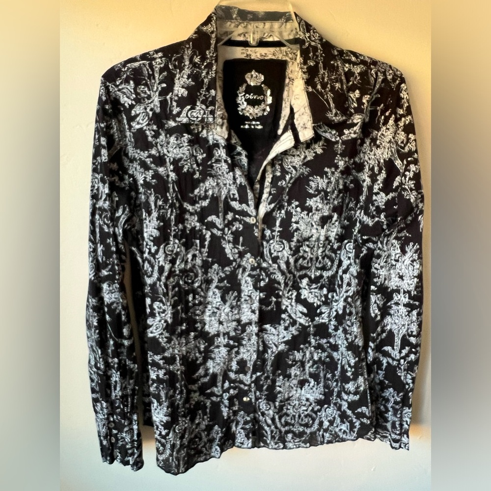 Sundance catalog Cino black/white crinkle shirt Size M